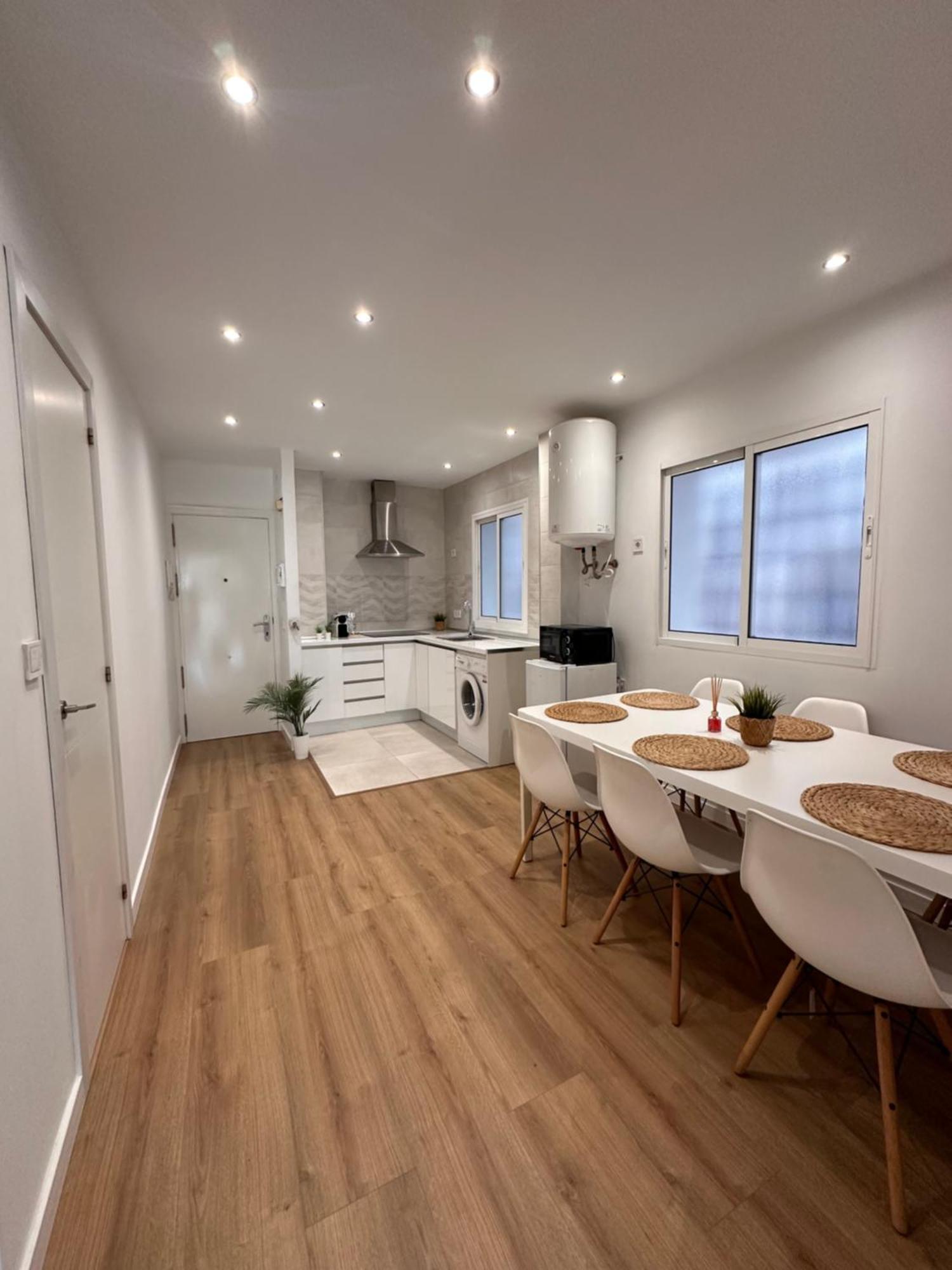 Claveles De Luxe Lägenhet Málaga Exteriör bild