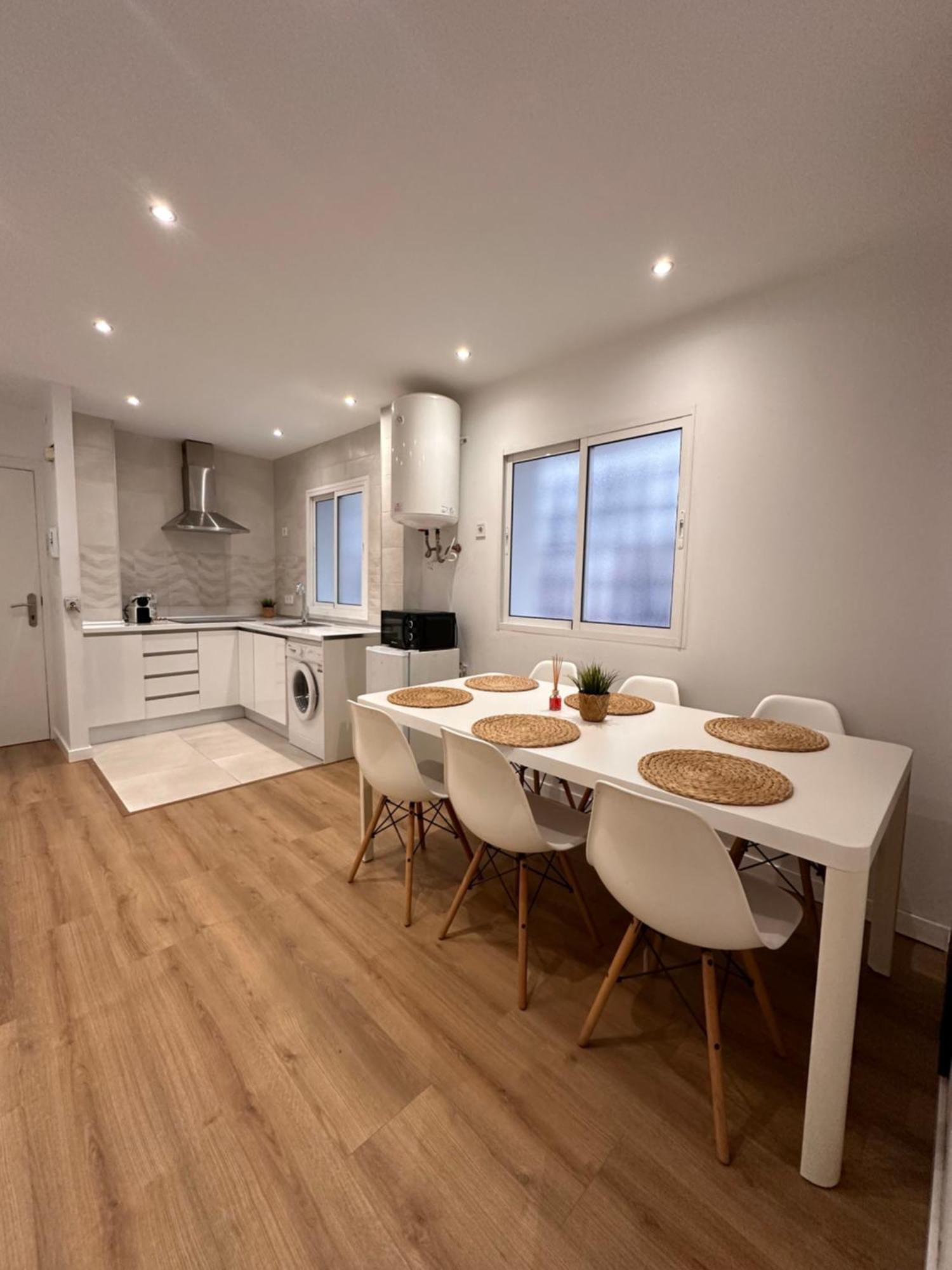 Claveles De Luxe Lägenhet Málaga Exteriör bild