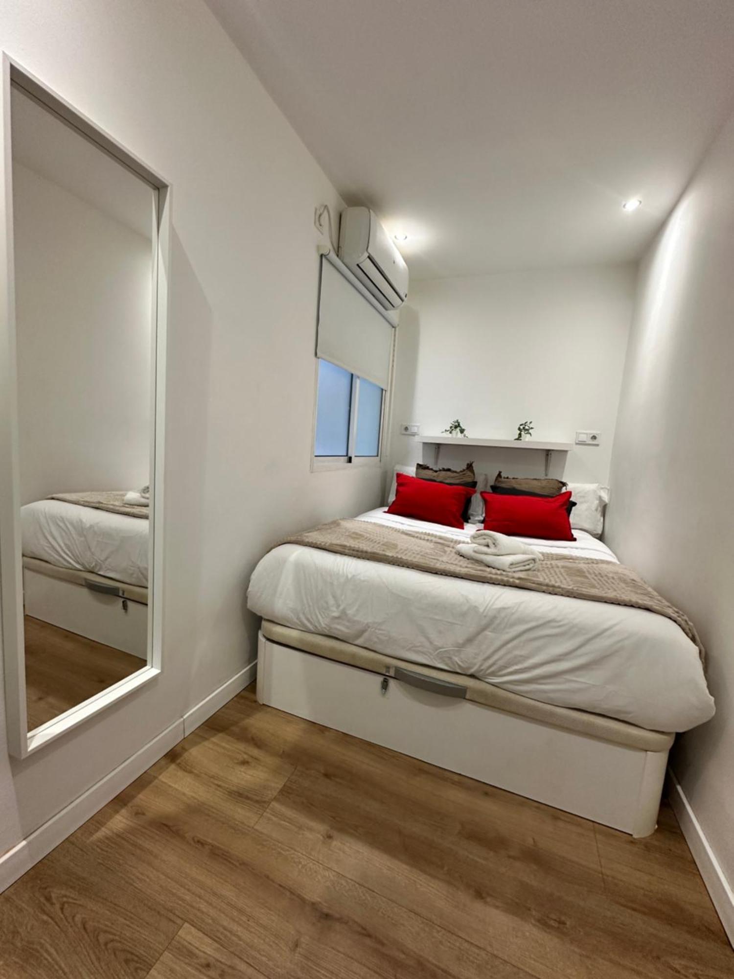 Claveles De Luxe Lägenhet Málaga Exteriör bild