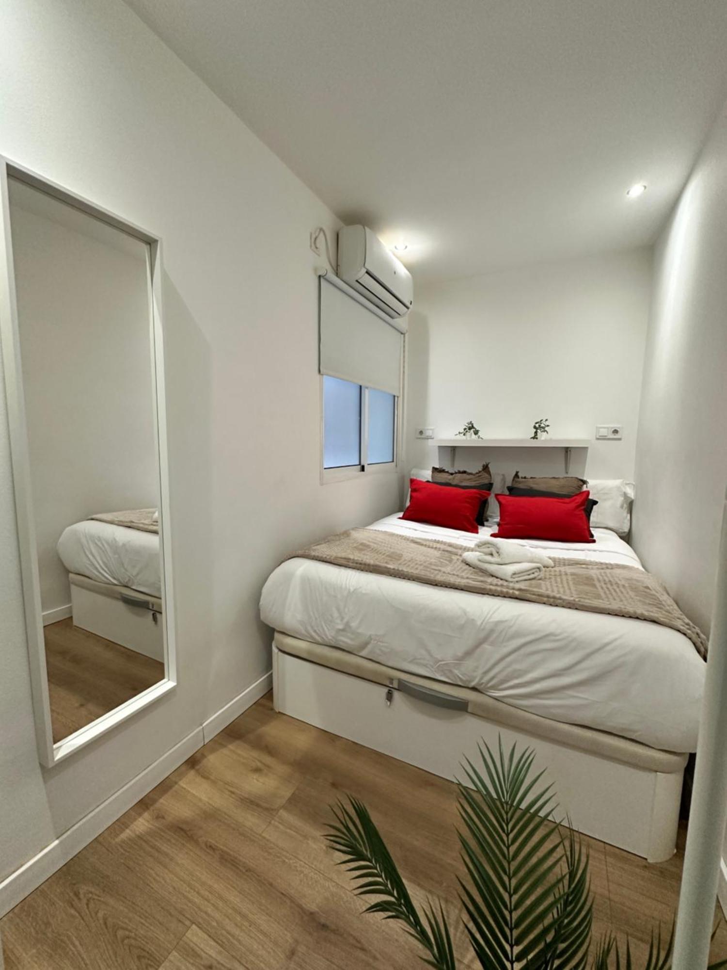Claveles De Luxe Lägenhet Málaga Exteriör bild